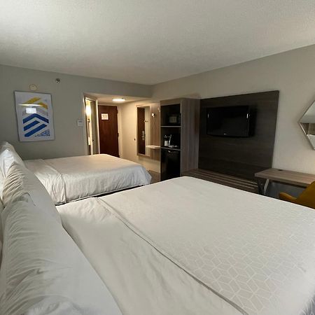 Holiday Inn Express Burlington By Ihg Exterior photo