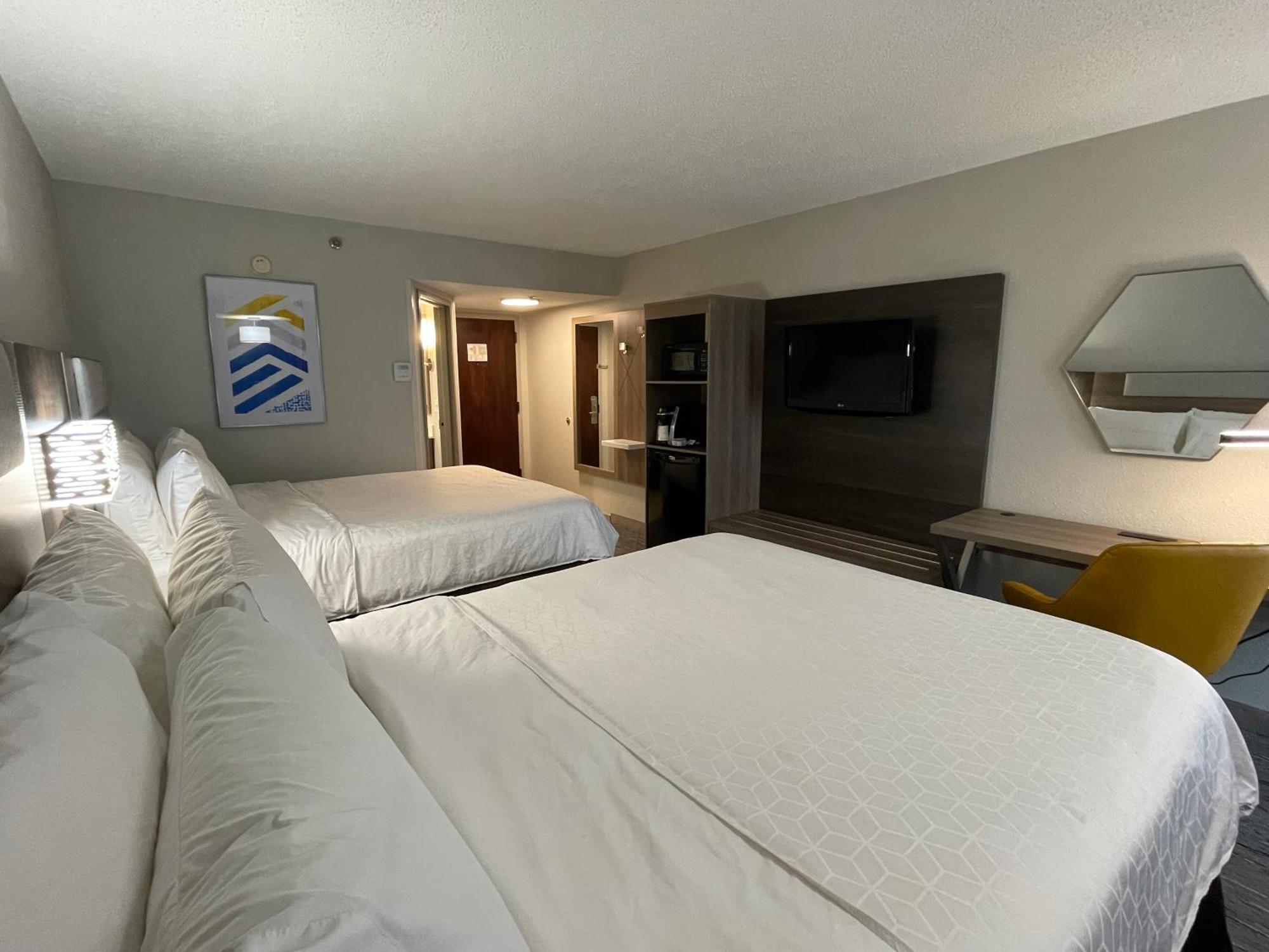 Holiday Inn Express Burlington By Ihg Exterior photo