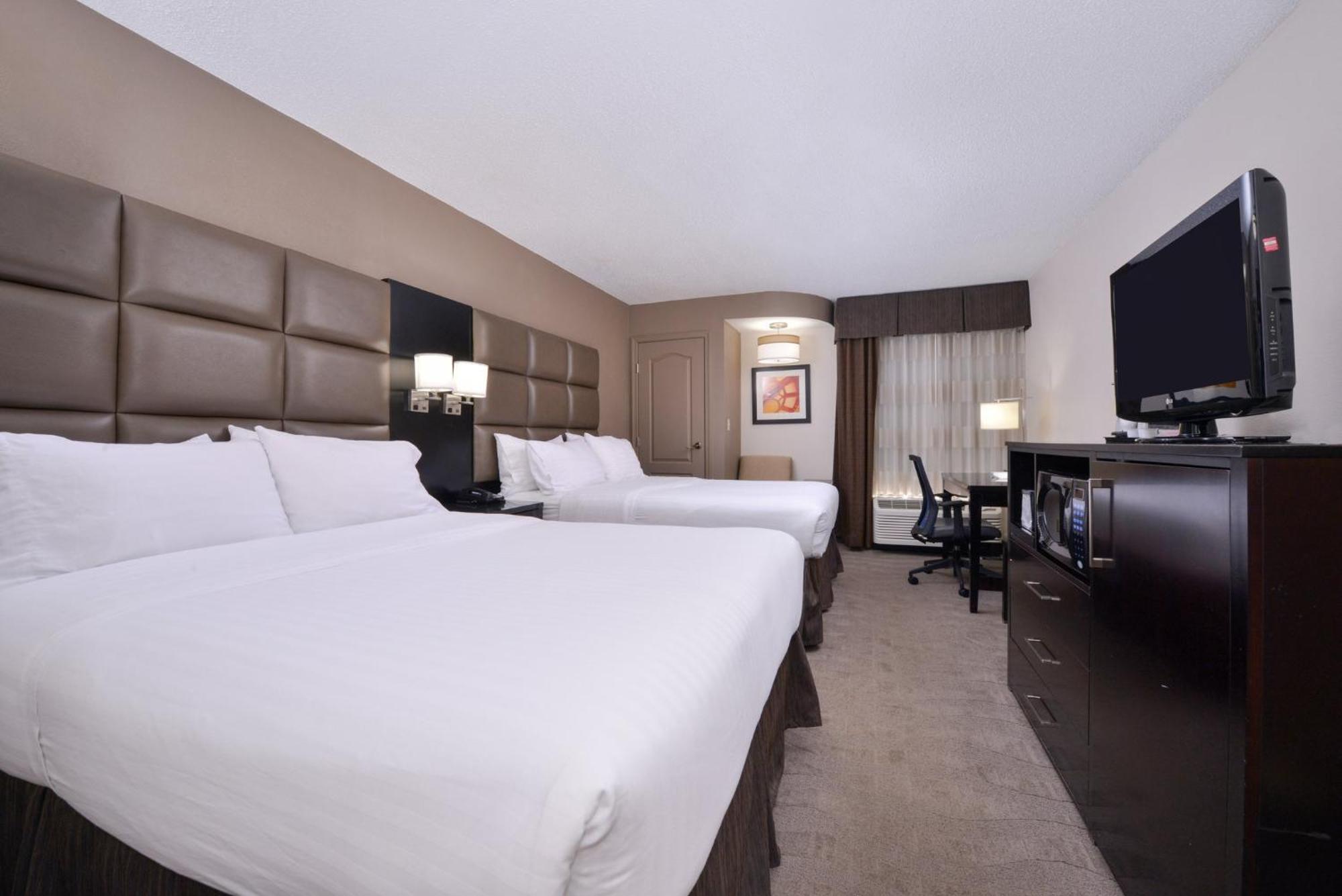 Holiday Inn Express Burlington By Ihg Exterior photo