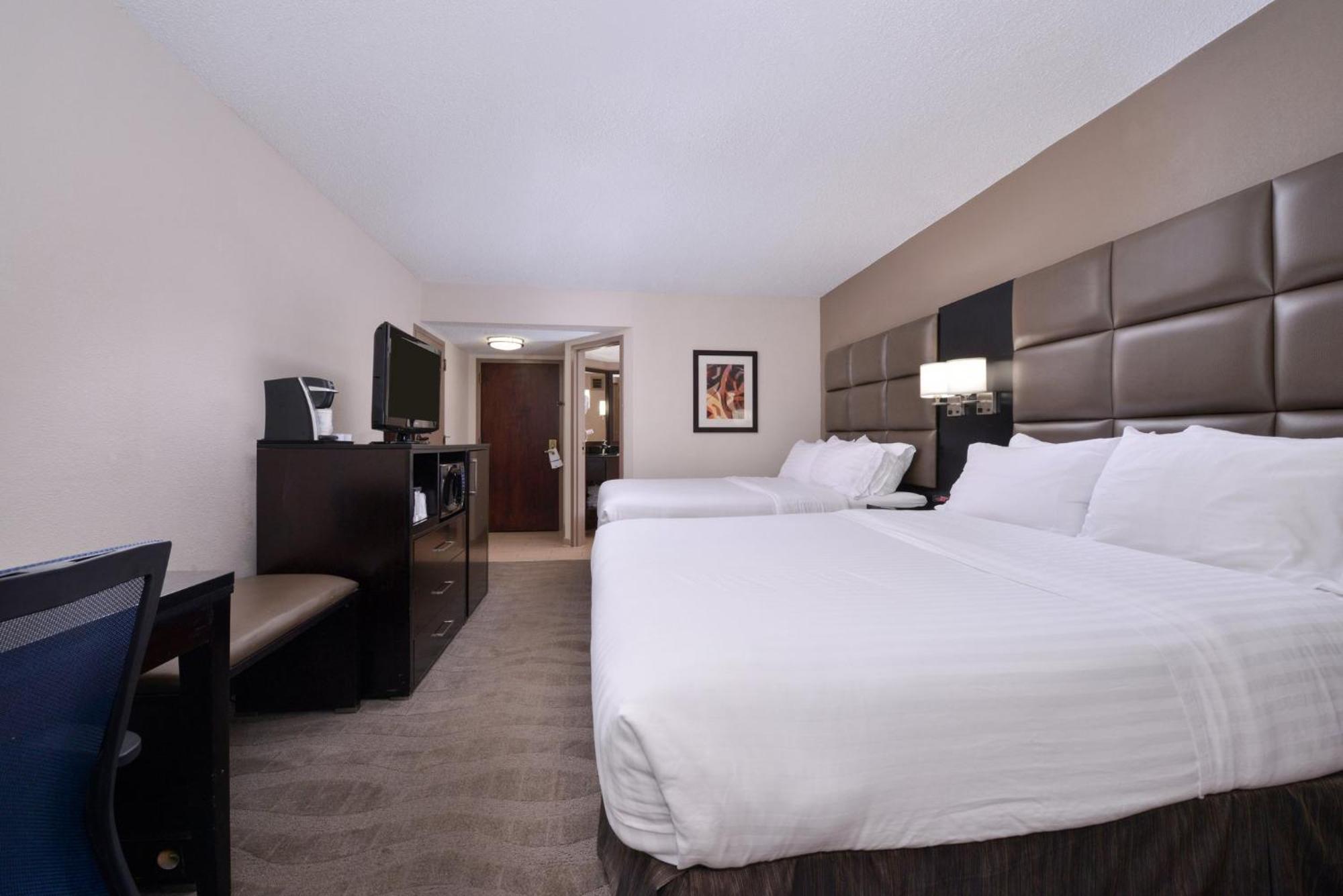 Holiday Inn Express Burlington By Ihg Exterior photo
