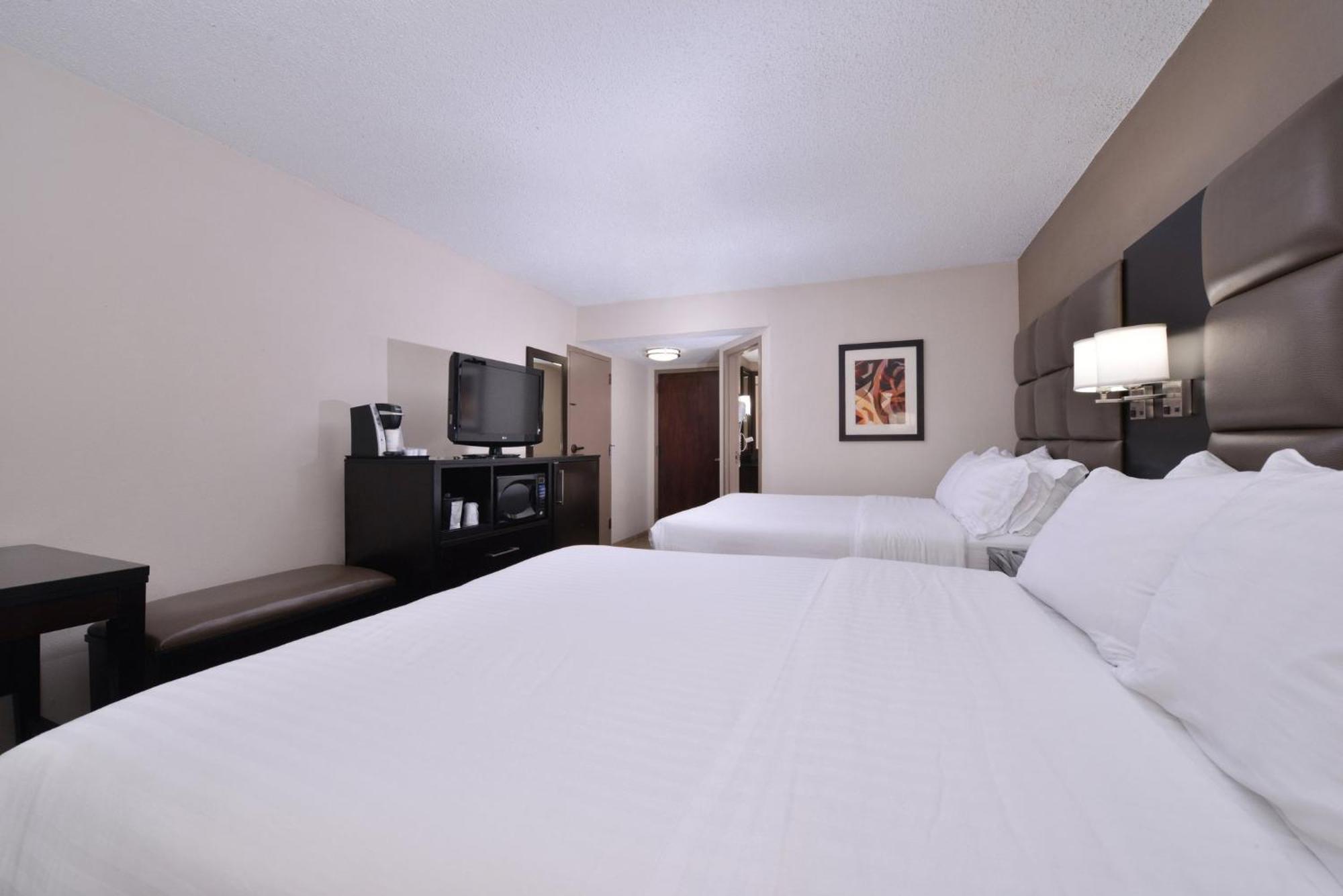 Holiday Inn Express Burlington By Ihg Exterior photo