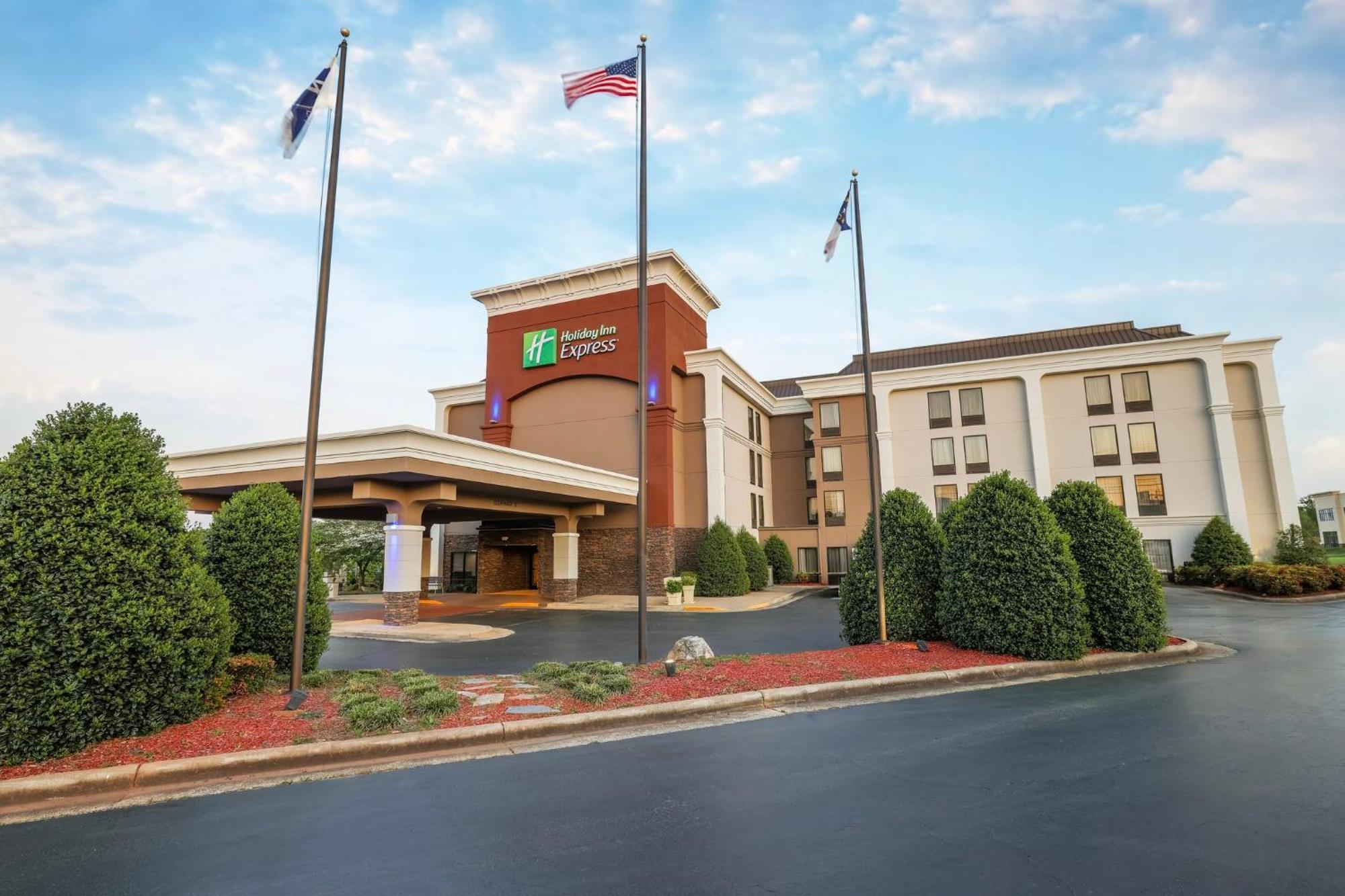 Holiday Inn Express Burlington By Ihg Exterior photo