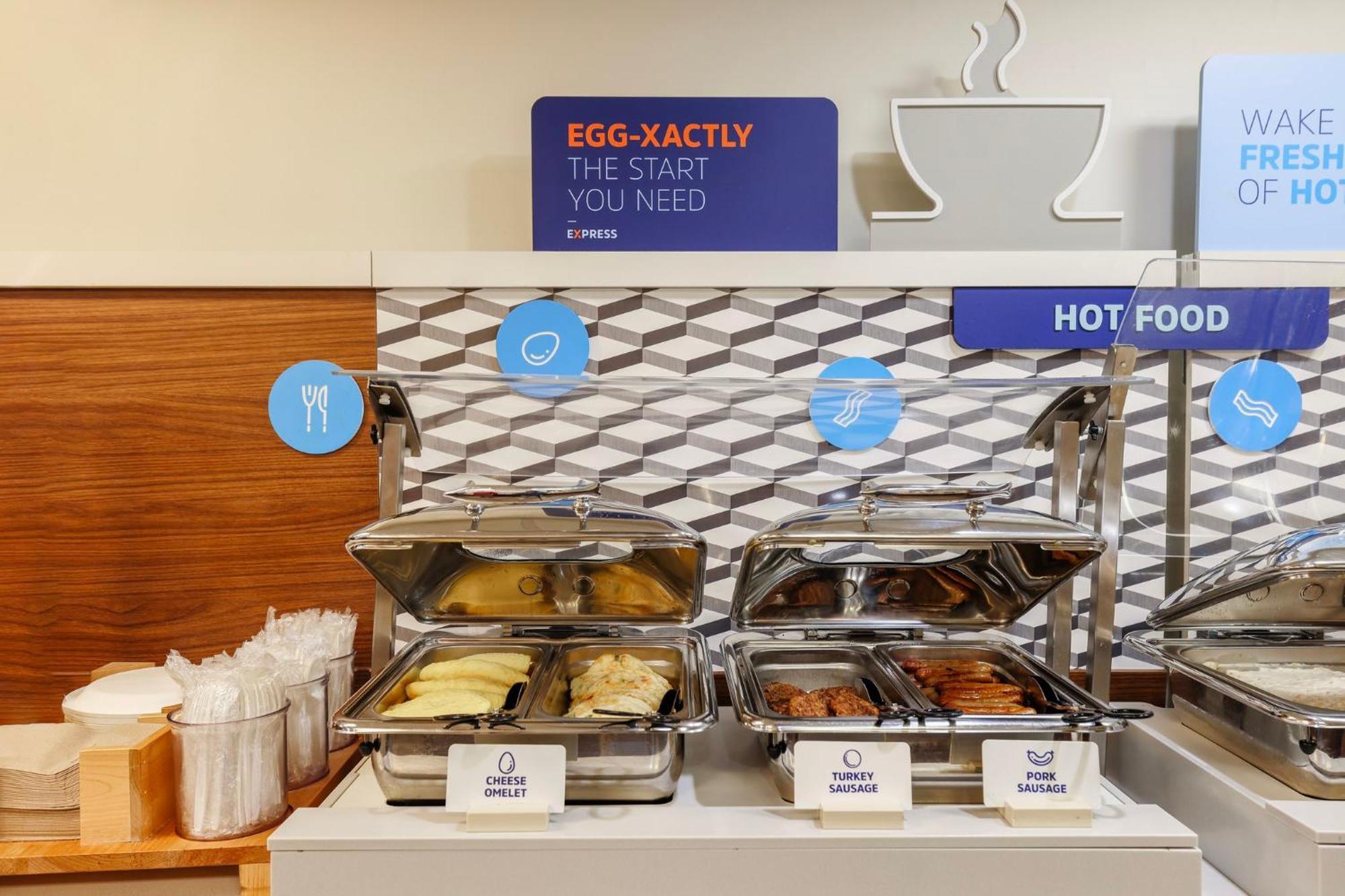 Holiday Inn Express Burlington By Ihg Exterior photo