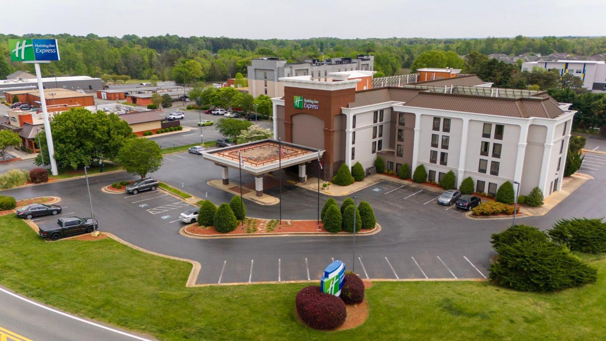 Holiday Inn Express Burlington By Ihg Exterior photo