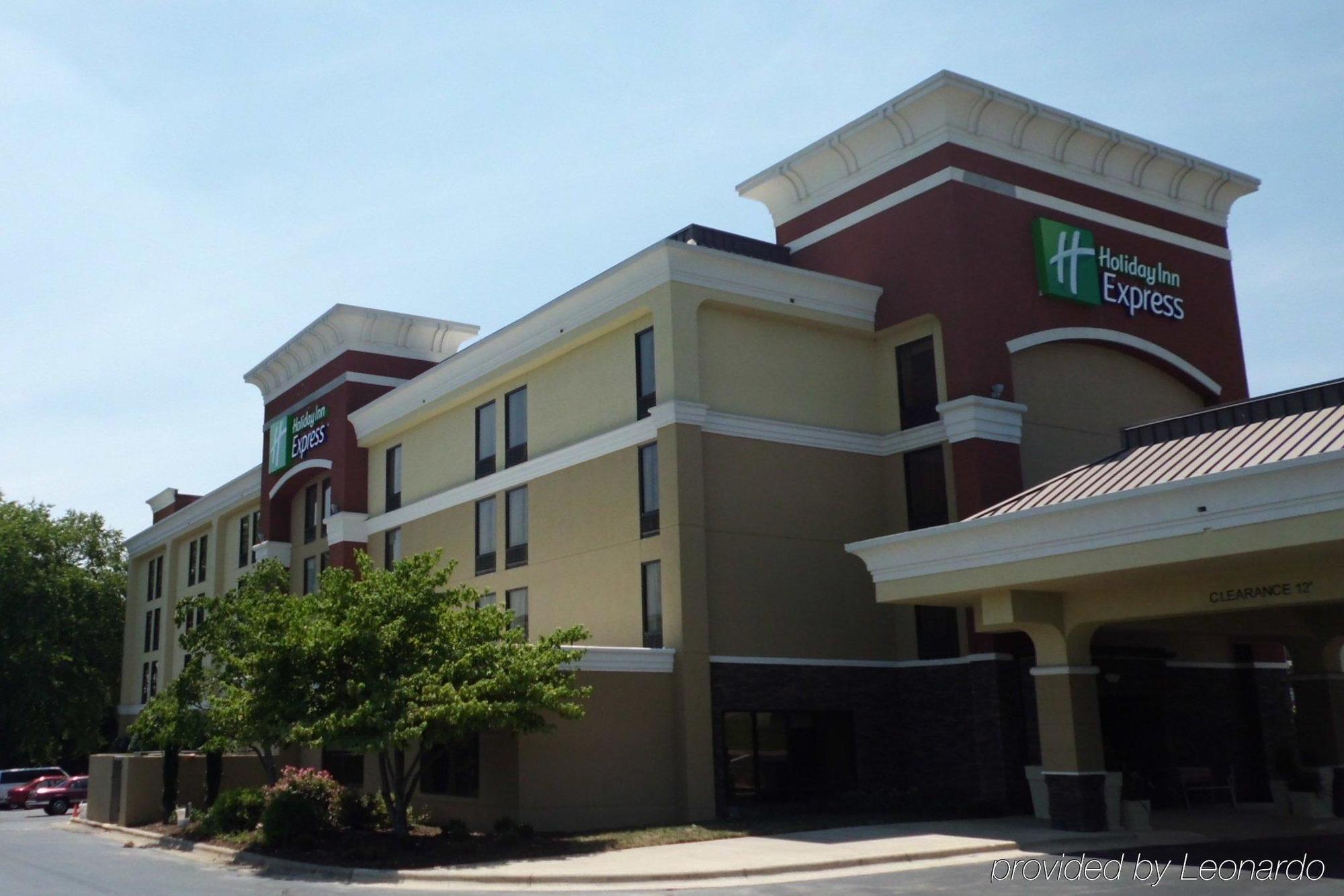 Holiday Inn Express Burlington By Ihg Exterior photo