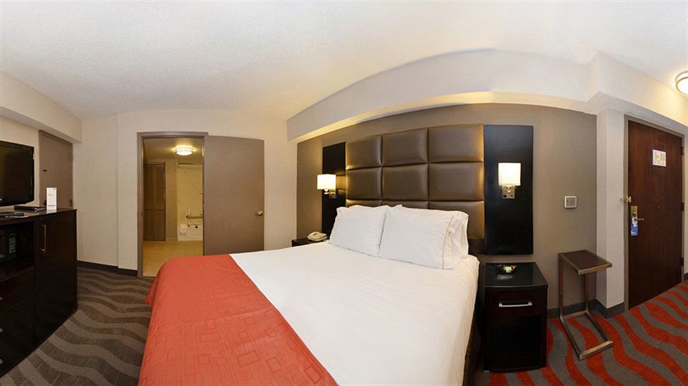 Holiday Inn Express Burlington By Ihg Exterior photo