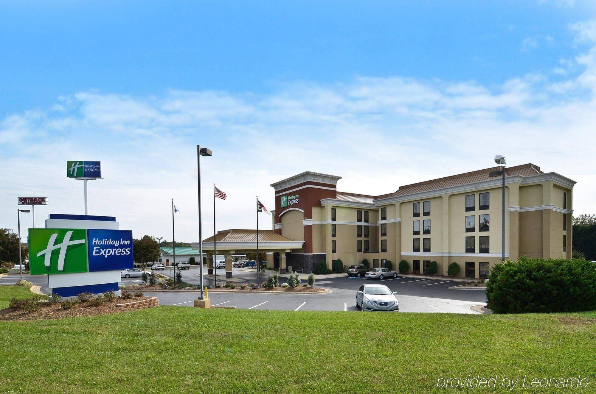 Holiday Inn Express Burlington By Ihg Exterior photo
